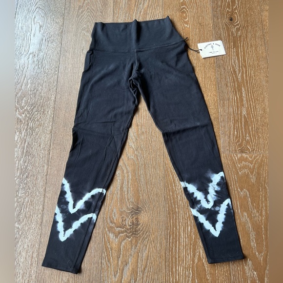 Electric & Rose Sunset Legging - Picture 4 of 5